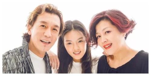 李咏的老婆哈文照片,主持人李咏妻子照片,本文共(5841字) 李咏的老婆哈文照片,主持人李咏妻子照片,本文共(5841字)