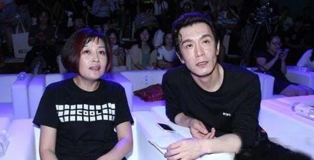 李咏的老婆哈文照片,主持人李咏妻子照片,本文共(5841字) 李咏的老婆哈文照片,主持人李咏妻子照片,本文共(5841字)