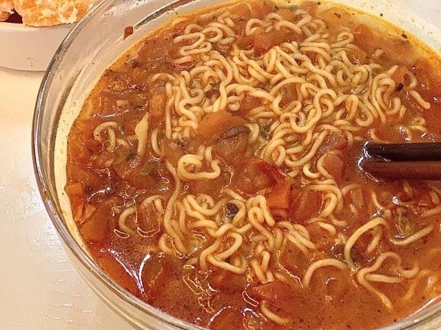 康师傅方便面和鸡蛋怎么煮才好吃(美食达人教你用康师傅泡面做汤温暖迎冬) 康师傅方便面和鸡蛋怎么煮才好吃(美食达人教你用康师傅泡面做汤温暖迎冬)