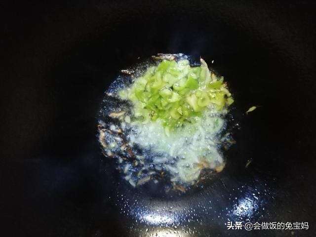 炸酱面的做法家常简单方便（炸酱面的家常做法）