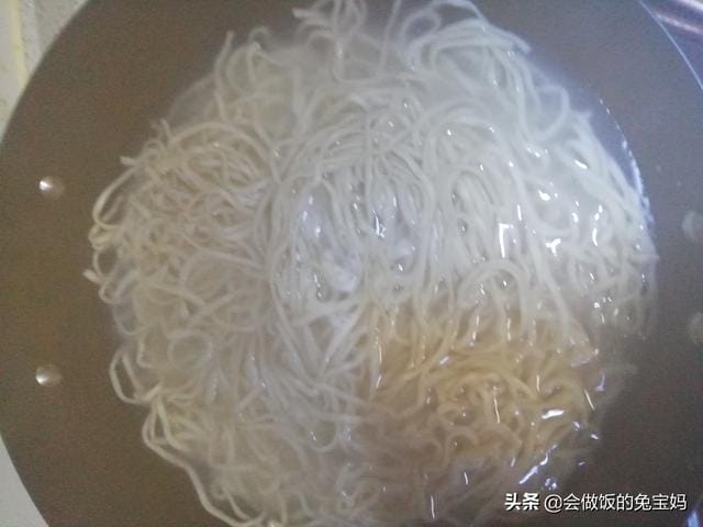 炸酱面的做法家常简单方便（炸酱面的家常做法）