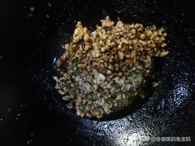 炸酱面的做法家常简单方便（炸酱面的家常做法）