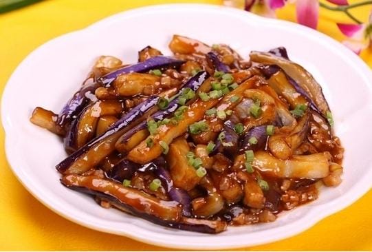 肉丁油焖茄子怎么做好吃（喜哥教你做营养美味的）