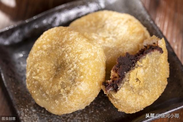 油炸糕的家常做法又软又酥(做油炸糕时第一步是关键) 油炸糕的家常做法又软又酥(做油炸糕时第一步是关键)