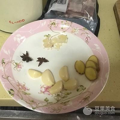 家庭版甜口红烧肉(家的味道之红烧肉) 家庭版甜口红烧肉(家的味道之红烧肉)