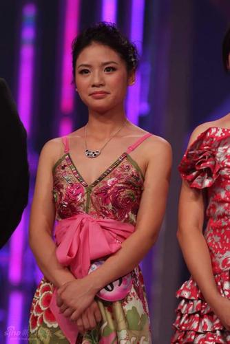 快女黄英,黄英一家为什么有资格上综艺,本文共(4833字) 快女黄英,黄英一家为什么有资格上综艺,本文共(4833字)