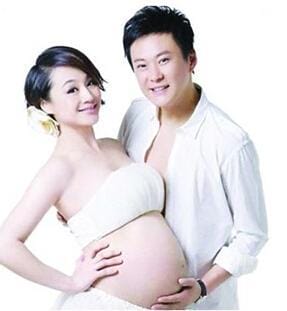 曹颖王斑,凌潇肃和陈数(王斑和曹颖年龄) 曹颖王斑,凌潇肃和陈数(王斑和曹颖年龄)