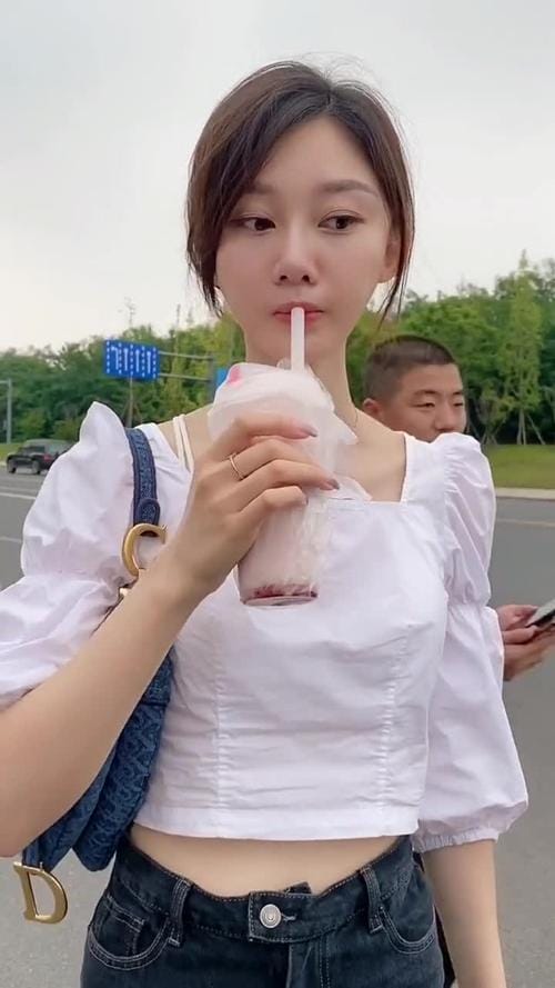 张芮尔个人资料,张芮尔个人图片超(张芮尔 百度百科) 张芮尔个人资料,张芮尔个人图片超(张芮尔 百度百科)