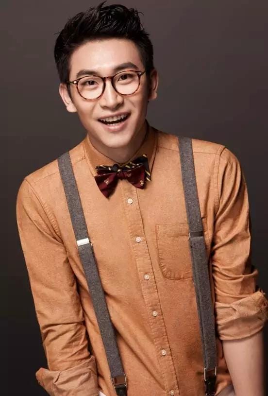 谭佑铭女朋友是唐甜还是魏丹丹?谭佑铭和华 谭佑铭女朋友是唐甜还是魏丹丹?谭佑铭和华