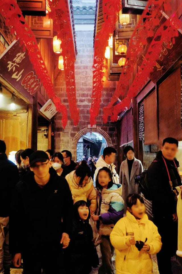 寻乌美食街推荐附近(这条千与千寻美食街) 寻乌美食街推荐附近(这条千与千寻美食街)