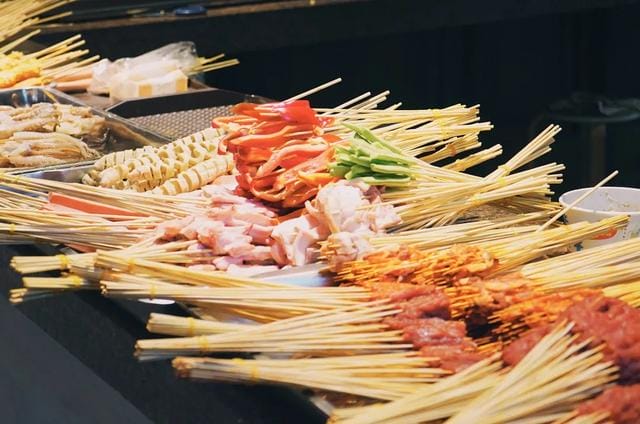寻乌美食街推荐附近(这条千与千寻美食街) 寻乌美食街推荐附近(这条千与千寻美食街)