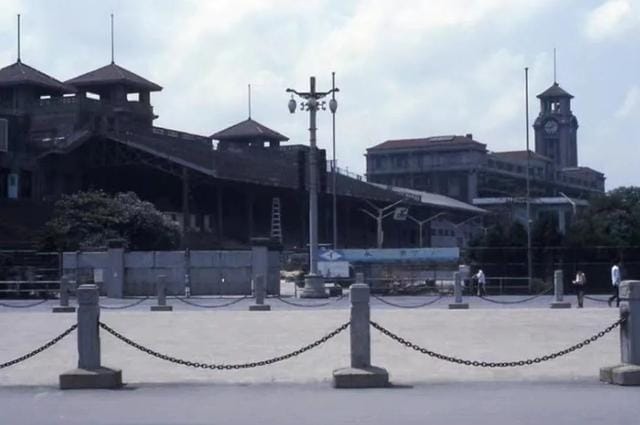 上海80年代电影票价格(电影中的上海在哪里) 上海80年代电影票价格(电影中的上海在哪里)