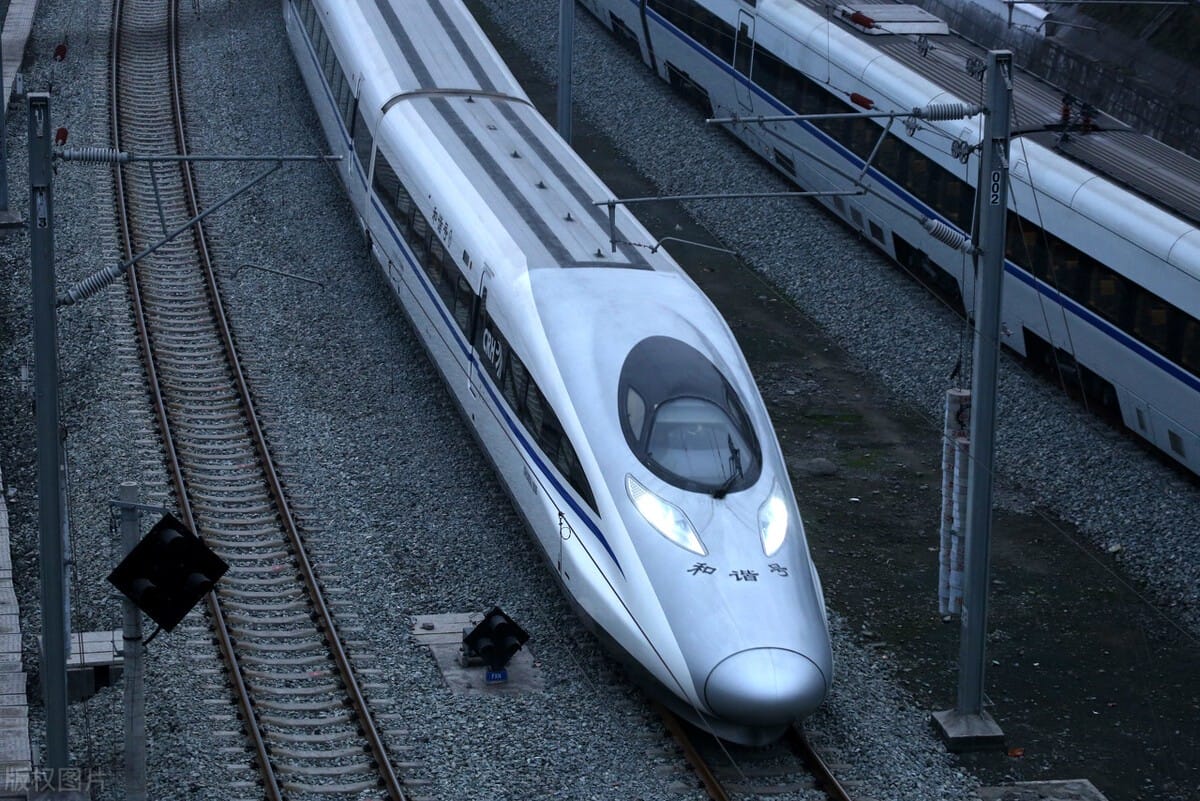 动车与高铁的速度区别（动车和高铁的区别）(图1)