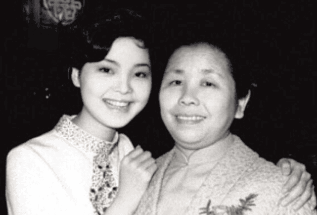 1995年邓丽君在泰国清迈去世（邓丽君什么时间死的）(图2)