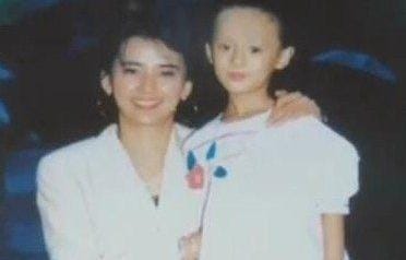孙俪同父异母的妹妹孙艳照片(孙俪与妹妹) 孙俪同父异母的妹妹孙艳照片(孙俪与妹妹)