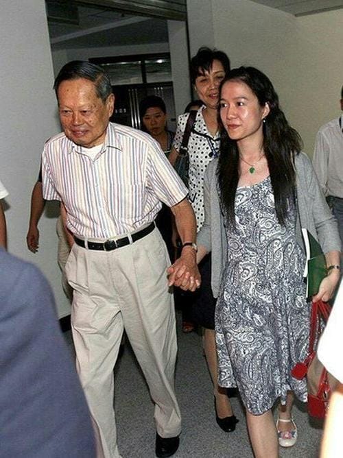 翁帆有孩子吗,杨振宁翁帆医院产下一女,本文共(2448字) 翁帆有孩子吗,杨振宁翁帆医院产下一女,本文共(2448字)