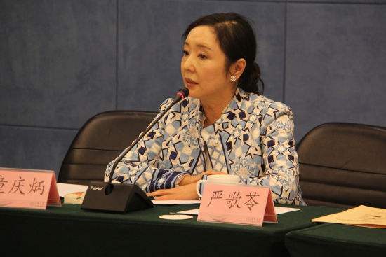 严歌苓为什么没有孩子?严歌苓最好的小说是哪几部。 本文共(845字) 严歌苓为什么没有孩子?严歌苓最好的小说是哪几部。 本文共(845字)