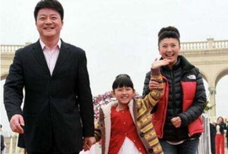 闫学晶现任丈夫照片,马明东,本文共(5405字) 闫学晶现任丈夫照片,马明东,本文共(5405字)