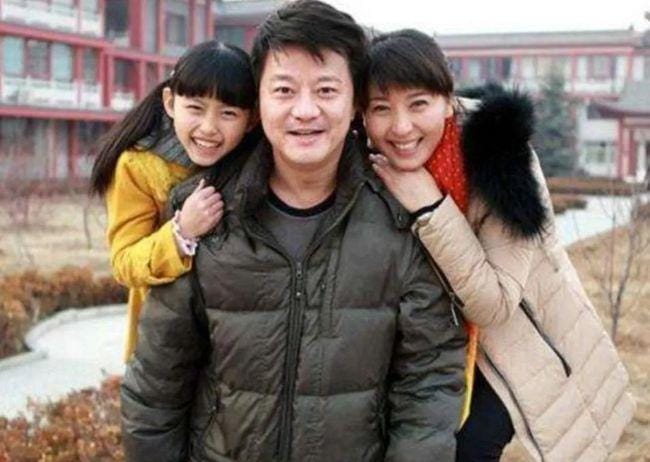 闫学晶现任丈夫照片,马明东,本文共(5405字) 闫学晶现任丈夫照片,马明东,本文共(5405字)