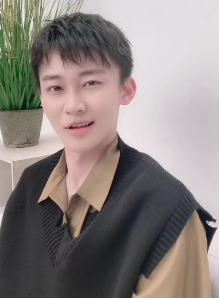 刘怡潼为什么叫刘一teng(刘怡潼的详细资料) 刘怡潼为什么叫刘一teng(刘怡潼的详细资料)