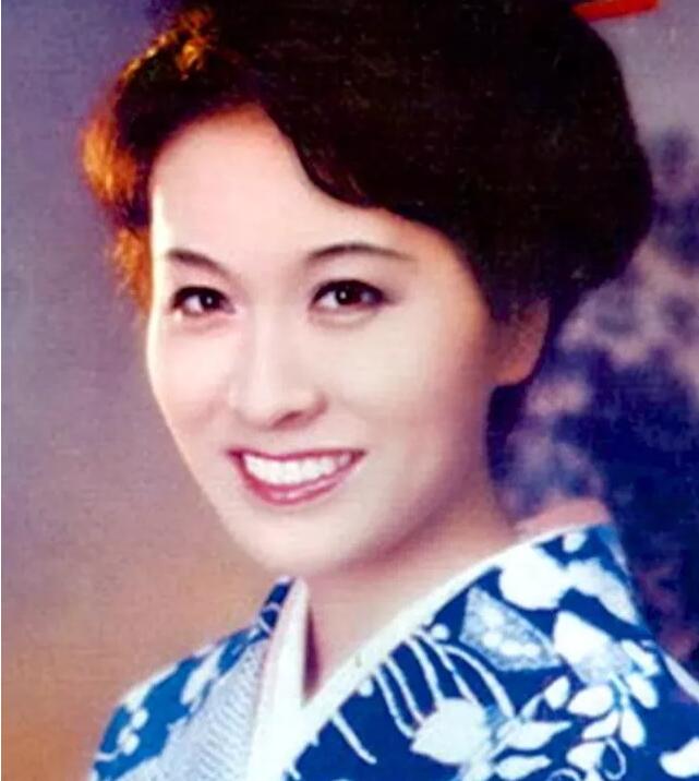 栗原小卷年轻时太漂亮了图,她现在老年照片近照 本文共(1230字) 栗原小卷年轻时太漂亮了图,她现在老年照片近照 本文共(1230字)