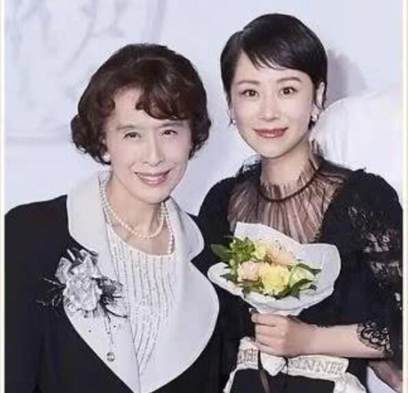 栗原小卷年轻时太漂亮了图,她现在老年照片近照 本文共(1230字) 栗原小卷年轻时太漂亮了图,她现在老年照片近照 本文共(1230字)