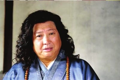 洪金宝嘴上的疤是兔唇吗?洪金宝有个鬼爷爷(洪金宝嘴上的疤是谁打的) 洪金宝嘴上的疤是兔唇吗?洪金宝有个鬼爷爷(洪金宝嘴上的疤是谁打的)