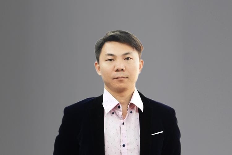 李炜家庭背景,李炜个人资料及简介(李炜是哪里的人) 李炜家庭背景,李炜个人资料及简介(李炜是哪里的人)