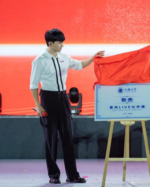 张杰年龄,谢娜为什么17岁就大学(谢娜年龄多大了) 张杰年龄,谢娜为什么17岁就大学(谢娜年龄多大了)