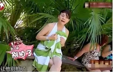 蔡明男人装动态图,蔡明的性感是宋丹丹没法比的 本文共(1042字) 蔡明男人装动态图,蔡明的性感是宋丹丹没法比的 本文共(1042字)