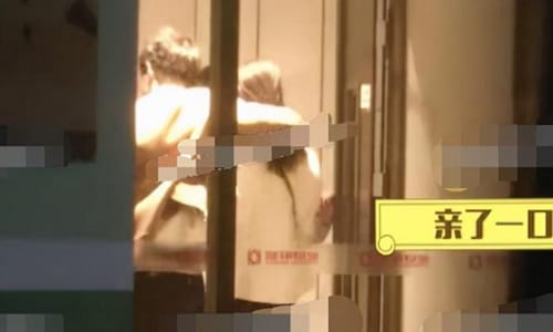 林更新带长发美女回家过夜(网友偶遇林更新理发) 林更新带长发美女回家过夜(网友偶遇林更新理发)