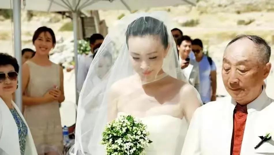 演员刘威葳的丈夫是谁呀(演员刘威葳的个人资料和照片)(图16) 演员刘威葳的丈夫是谁呀(演员刘威葳的个人资料和照片)(图16)