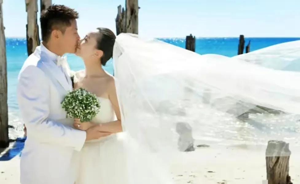 演员刘威葳的丈夫是谁呀(演员刘威葳的个人资料和照片)(图15) 演员刘威葳的丈夫是谁呀(演员刘威葳的个人资料和照片)(图15)