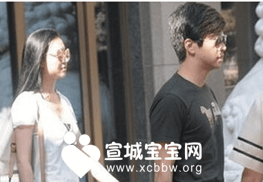李健妻子有多美来看照片(李健妻子的近照) 李健妻子有多美来看照片(李健妻子的近照)
