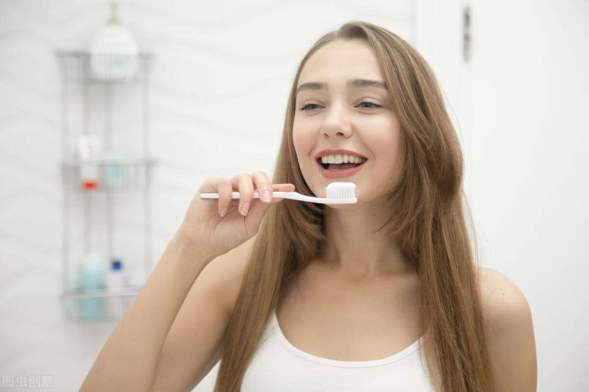 哪款牙膏美白 去黄效果最好(美白去黄效果最好的牙膏排名)(图1) 哪款牙膏美白 去黄效果最好(美白去黄效果最好的牙膏排名)(图1)