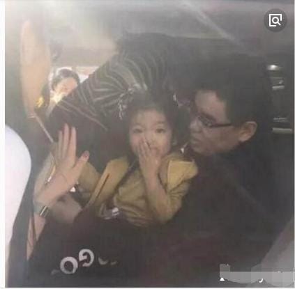 阿拉蕾崔雅涵的爸爸是二婚吗,她爸爸的真实身份资料 本文共(920字) 阿拉蕾崔雅涵的爸爸是二婚吗,她爸爸的真实身份资料 本文共(920字)