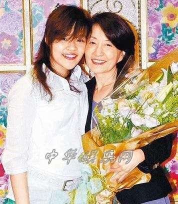 沈时华年轻时的照片组图,她的私生女是和张佩华生的吗 本文共(1137字) 沈时华年轻时的照片组图,她的私生女是和张佩华生的吗 本文共(1137字)