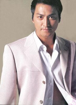 何家劲在惠州开公司做什么生意?何家劲老婆是金素梅吗 本文共(768字) 何家劲在惠州开公司做什么生意?何家劲老婆是金素梅吗 本文共(768字)