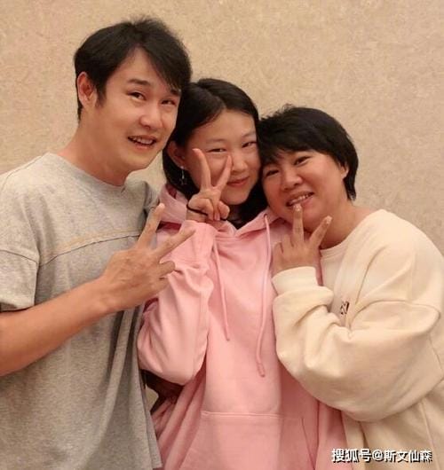 沈春阳的女儿，沈春阳是小沈阳的老(小沈阳和沈春阳几个孩子)