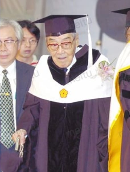 南孔和北孔哪个正宗,孔德成后人都有谁? 本文共(894字) 南孔和北孔哪个正宗,孔德成后人都有谁? 本文共(894字)