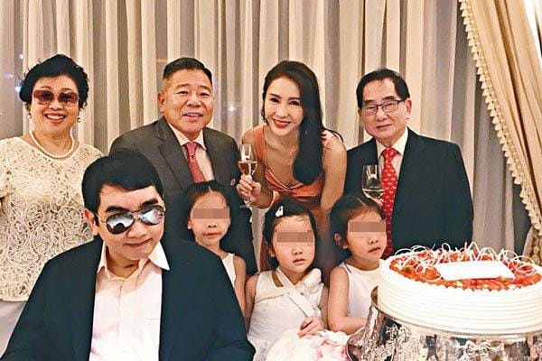 黎姿结婚照,黎姿晒合照庆结婚13(黎姿和她老公照片) 黎姿结婚照,黎姿晒合照庆结婚13(黎姿和她老公照片)