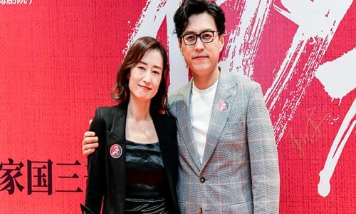 梦回伪装者!胡歌宋轶同框台下悄悄话超多 梦回伪装者!胡歌宋轶同框台下悄悄话超多