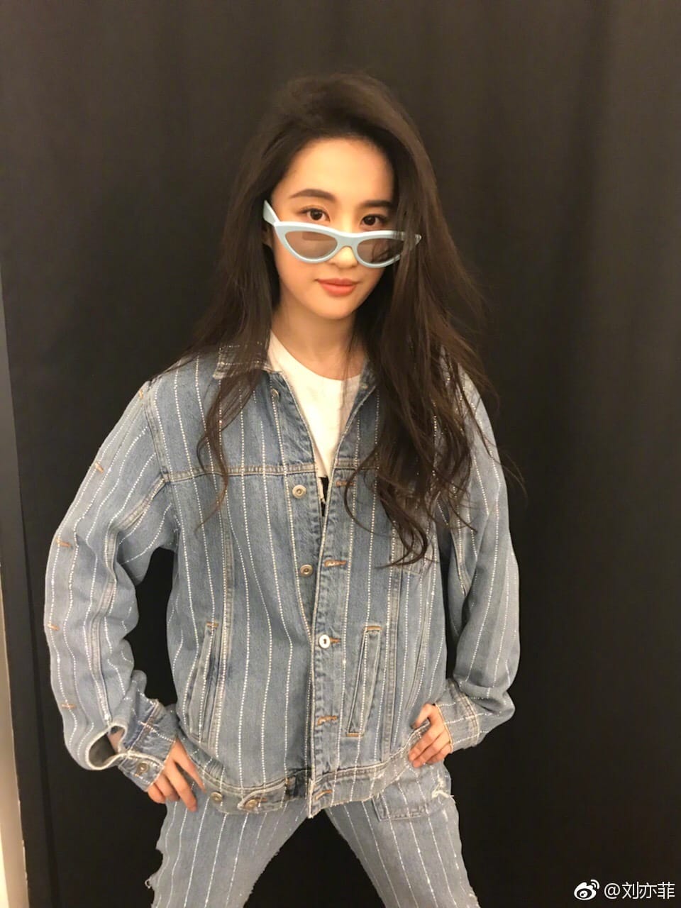 刘亦菲为什么叫韩老板、刘包?刘亦菲假礼服 刘亦菲为什么叫韩老板、刘包?刘亦菲假礼服