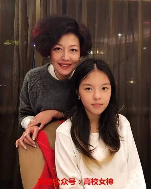 李咏女儿近照曝光,李咏童年照片,本文共(3126字) 李咏女儿近照曝光,李咏童年照片,本文共(3126字)