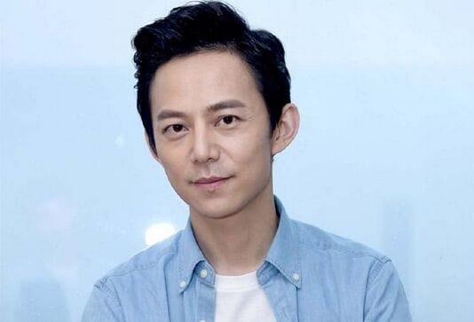 谢娜的下巴是兜下巴吗？标准兜财下巴是什么(兜下巴什么意思)