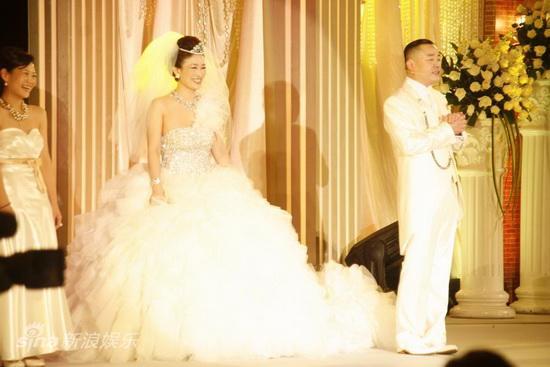 周立波结婚,周立波的老婆个人资料(周立波和他老婆照片) 周立波结婚,周立波的老婆个人资料(周立波和他老婆照片)