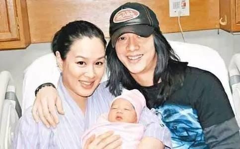 严稚棱,关之琳 严稚棱,关之琳