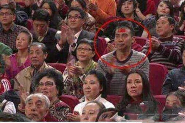 2014春晚灵异事件怎么回事(2012春晚灵异事件真相曝光震惊世界) 2014春晚灵异事件怎么回事(2012春晚灵异事件真相曝光震惊世界)