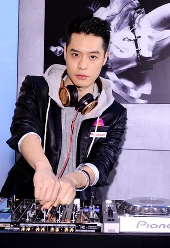 周汤豪李佳颖,百变大咖秀林志颖段 周汤豪李佳颖,百变大咖秀林志颖段