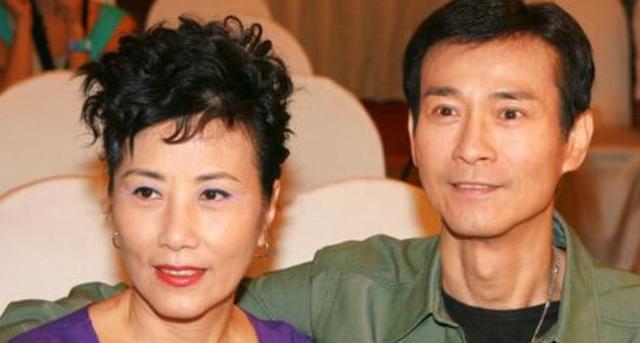 官晶华图片,郑少秋官晶华合照(官晶华哪里吸引郑少秋) 官晶华图片,郑少秋官晶华合照(官晶华哪里吸引郑少秋)